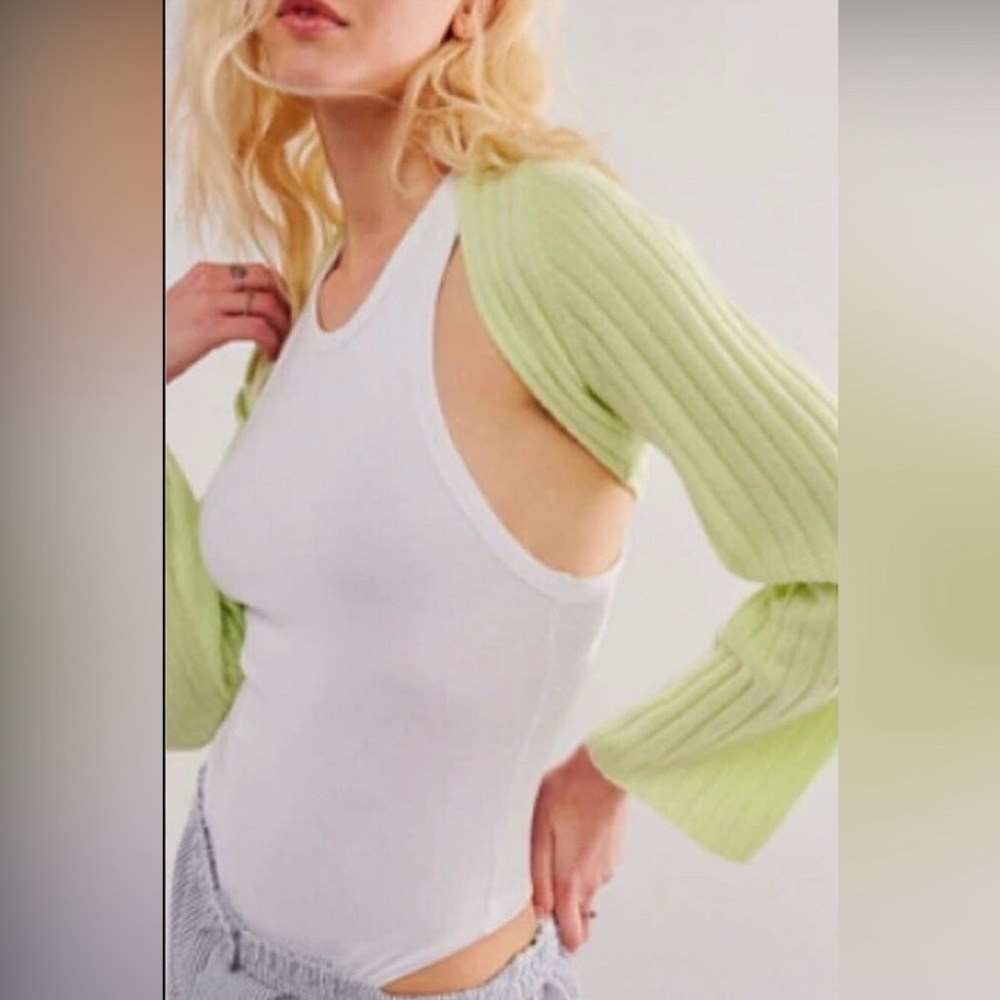 Free People Noelle Cashmere Shrug NWOT
Size XS